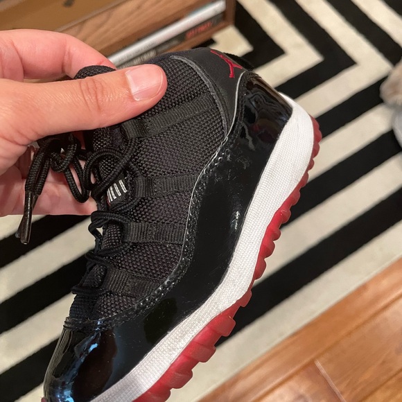 Toddler Nike Air Jordan 11 Retro "Bred" – Size 10C - Picture 8 of 12